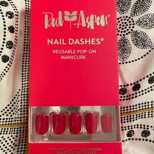 Red Aspen Nail Dashes